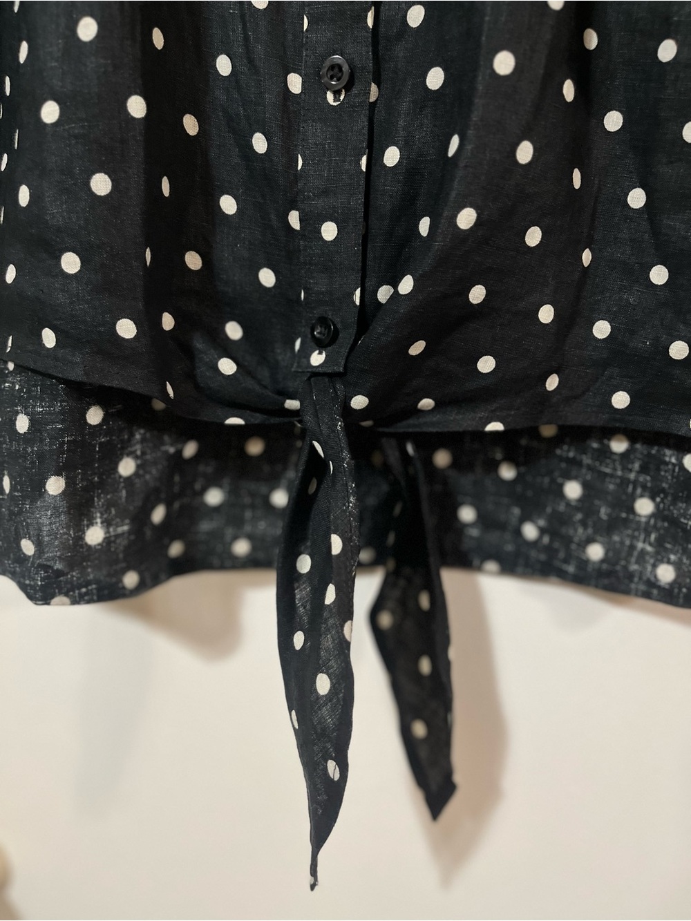 Chico's 1 or Women's Med 8 100% Linen Polka Dot Tie-Front Button-Up Shirt Black - Picture 4 of 6